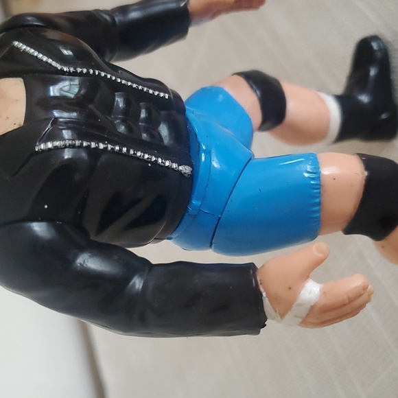 Vintage 1998 WCW Original Power Punch Raven Action Figure - Picture 4 of 12